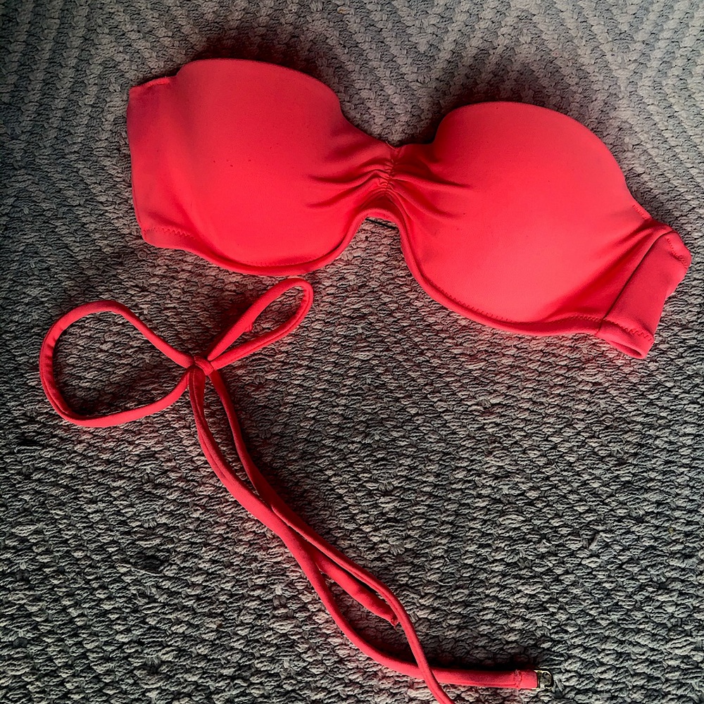 Victoria’s Secret bikini top 32B